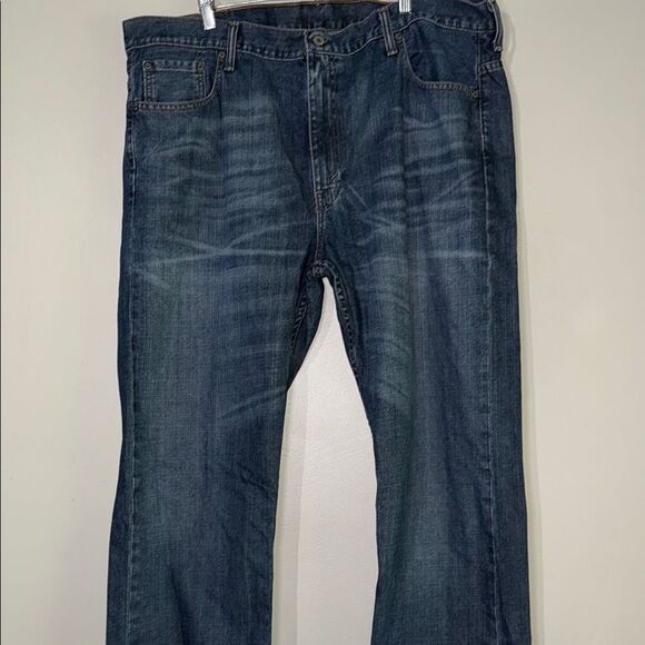 Levi's Blue Relaxed Fit Jeans with Vintage Wash - Picture 1 of 11